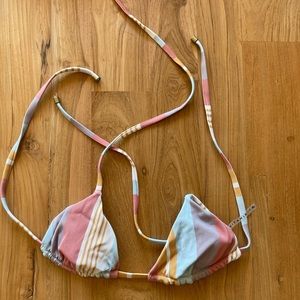 Vitamin A triangle bikini top! 👙
